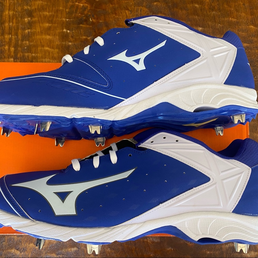 Mizuno metal cleats size 14 mens